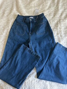 ETTELO denim collection high waist jeans.